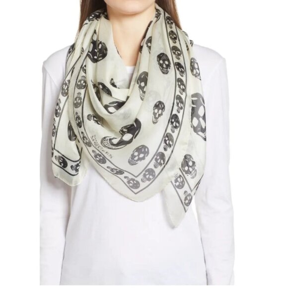 ALEXANDER MCQUEEN Skull Foulard Silk Scarf - Picture 1 of 9
